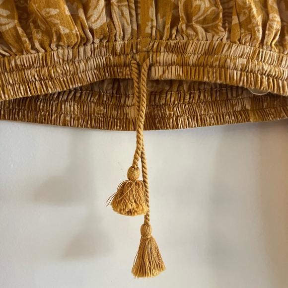 Spell and the Gypsy Lioness Peasant Blouse in
Caramel - Picture 13 of 13